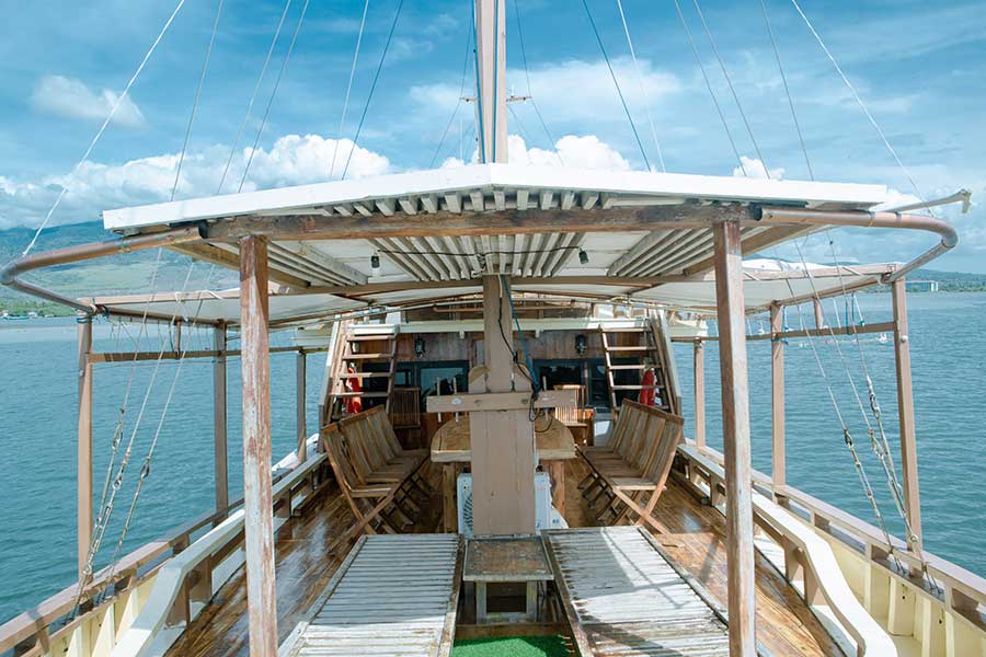 Athira Deluxe Cruise | Komodo Island Tour | Bali Komodo Beyond | Komodo Island Tour