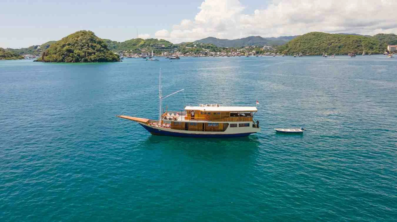 Boat Look 1 | Komodo Island Tour | Bali Komodo Beyond | Komodo Island Tour