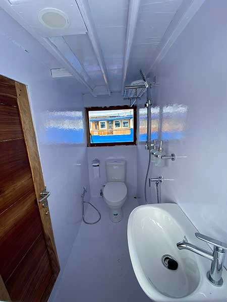 Phinisi Nadia Bathroom | Komodo Island Tour | Bali Komodo Beyond | Komodo Island Tour