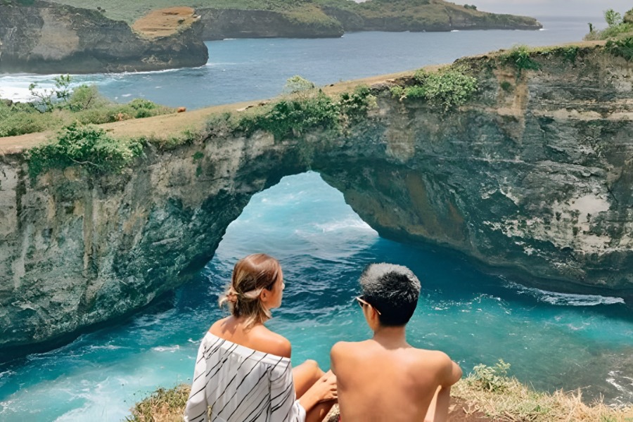 Broken Beach | West Nusa Penida Tour | Bali Komodo Beyond | Bali Tours