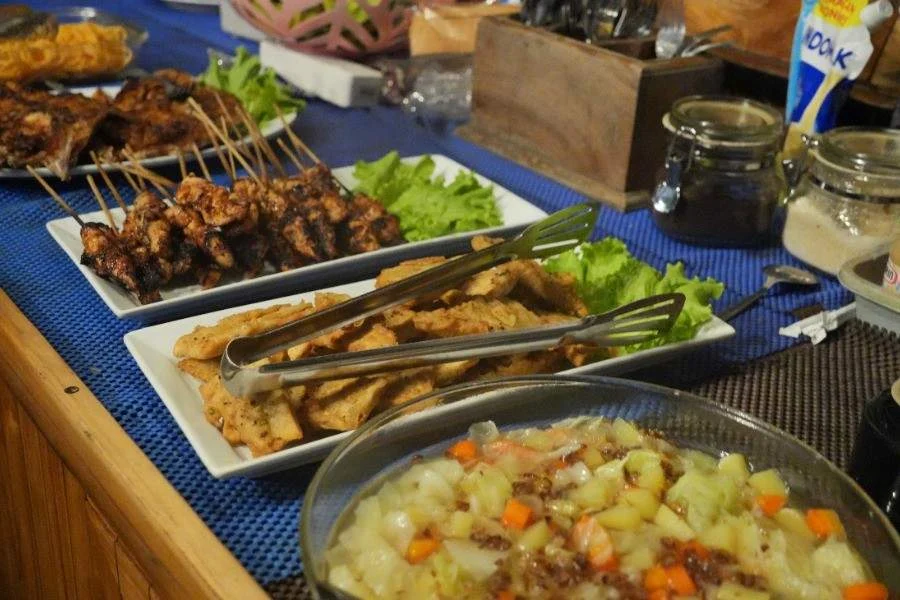 Dinner Hatira Day 2 | Komodo Island Tour | Bali Komodo Beyond | Komodo Island Tour